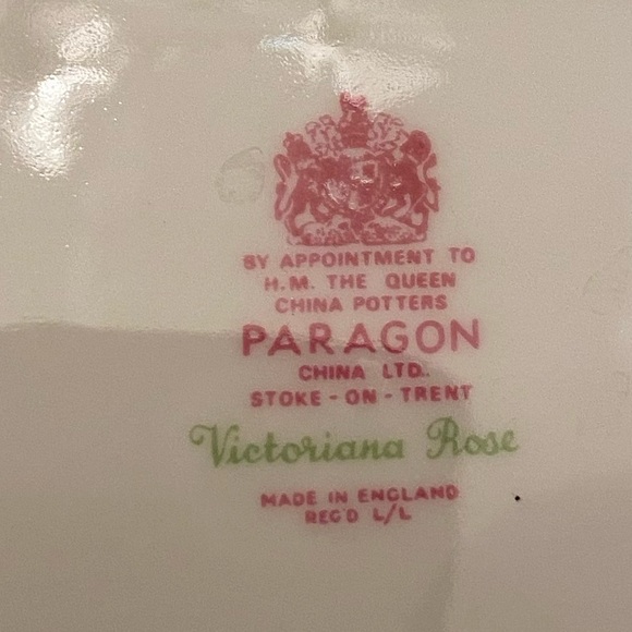EUC VINTAGE PARAGON VICTORIANA ROSE MEDIUM PLATTER BONE CHINA - Picture 4 of 10